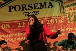 Uniknya aransemen dan kostum progdi Matematika pada lomba Porsema FKIP di gor kampus 2 minggu 22 mei malam