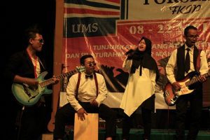 penampilan Progdi PBI sebagai peserta lomba porsema FKIP di gor kampus 2 minggu 22 mei malam